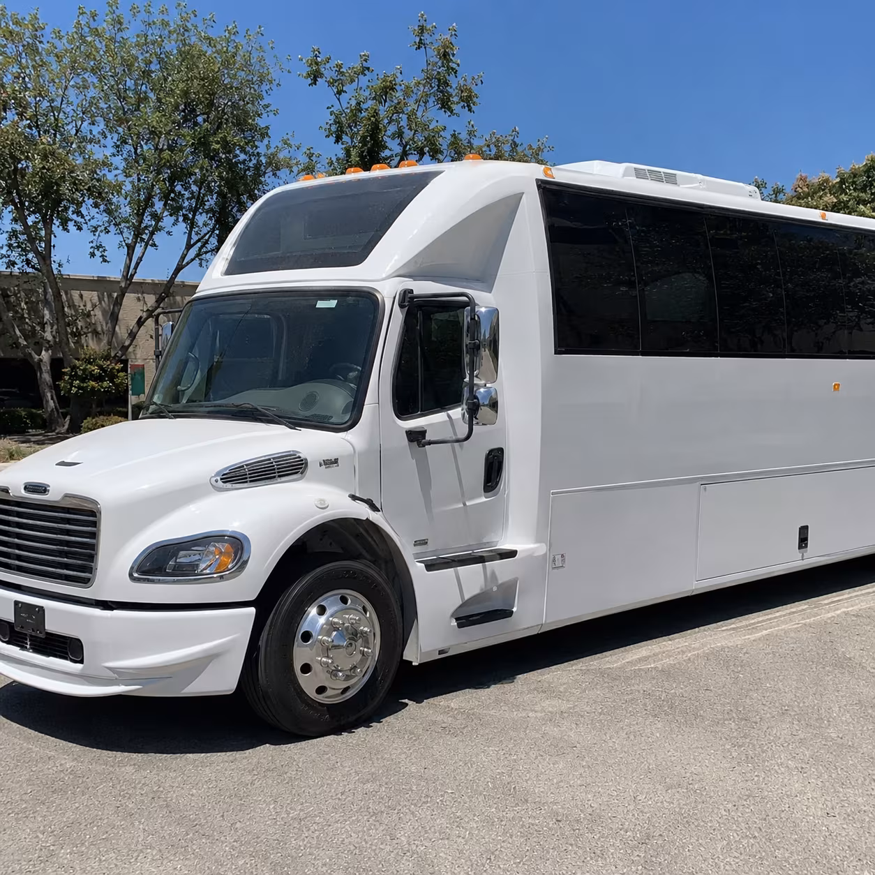 Chesapeake Birthday, Sweet 16, & Quinceañera Transportation party bus exterior
